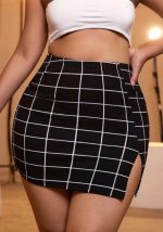 This Plus Size Summer Simple Versatile Plaid High Waist Mini Skirt Design Made Of Durable And Stretchy Material. It Is a Must-Have Item For Your Closet. Global Lover Offer a Rich Selection Of Wholesale Plus Size Bottoms. You Will Find Wide Range Fabric