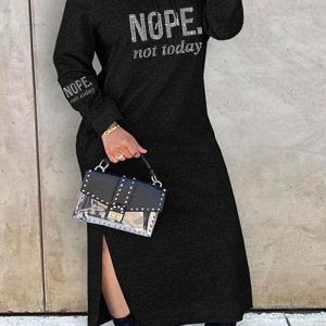 This Plus Size Women Beaded Hooded Long Sleeve Dress Made Of Soft And Elastic Fabric. Global Lover Wholesale Plus Size Dresses And Hope Curvy Ladies Find Here a Warm And Exciting Place To Shop Affordable Curvy Dresses Online - Plus Size Casual