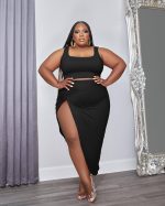 This Plus Size Women Casual Solid Vest + Slit Dress Two-Piece Set Design And Made Of Comfortable And Elastic Fabric. Wholesale Plus Size Two Piece Sets Is a Must-Have Item For Curvy Ladies. Two Piece Sets Can Either Be Worn Together Or Individually