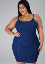 This Plus Size Women Denim Strap Dress Made Of Soft And Elastic Fabric. Global Lover Wholesale Plus Size Dresses And Hope Curvy Ladies Find Here a Warm And Exciting Place To Shop Affordable Curvy Dresses Online - Plus Size Casual