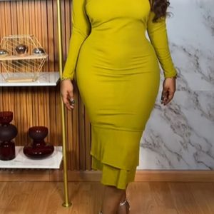 This Plus Size Women Dress Solid Pleated Mermaid Skirt Made Of Soft And Elastic Fabric. Global Lover Wholesale Plus Size Dresses And Hope Curvy Ladies Find Here a Warm And Exciting Place To Shop Affordable Curvy Dresses Online - Plus Size Casual