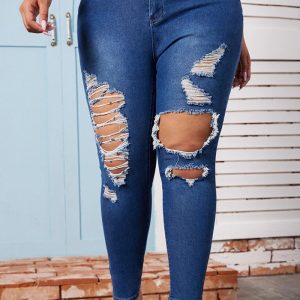 This Plus Size Women Fall Ripped Denim Pants Design Made Of Durable And Stretchy Material. It Is a Must-Have Item For Your Closet. Global Lover Offer a Rich Selection Of Wholesale Plus Size Bottoms. You Will Find Wide Range Fabric