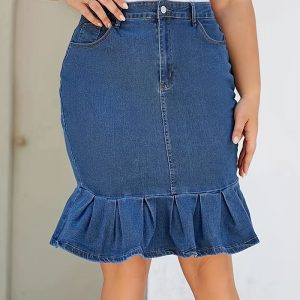 This Plus Size Women Lace Solid Stretch Denim Skirt Design Made Of Durable And Stretchy Material. It Is a Must-Have Item For Your Closet. Global Lover Offer a Rich Selection Of Wholesale Plus Size Bottoms. You Will Find Wide Range Fabric