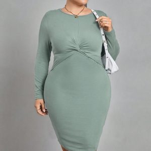 This Plus Size Women Long Sleeve Round Neck Bodycon Knitting Dress Made Of Soft And Elastic Fabric. Global Lover Wholesale Plus Size Dresses And Hope Curvy Ladies Find Here a Warm And Exciting Place To Shop Affordable Curvy Dresses Online - Plus Size Casual