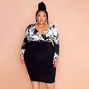 This Plus Size Women Long Sleeve v-Neck Sexy Print Bodycon Dress Made Of Soft And Elastic Fabric. Global Lover Wholesale Plus Size Dresses And Hope Curvy Ladies Find Here a Warm And Exciting Place To Shop Affordable Curvy Dresses Online - Plus Size Casual