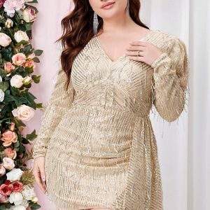 This Plus Size Women Long Sleeve v Neck Tassel Sequin Sexy Prom Party Dress Made Of Soft And Elastic Fabric. Global Lover Wholesale Plus Size Dresses And Hope Curvy Ladies Find Here a Warm And Exciting Place To Shop Affordable Curvy Dresses Online - Plus Size Casual