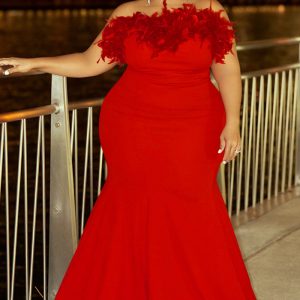 This Plus Size Women Off Shoulder Strapless Dress Made Of Soft And Elastic Fabric. Global Lover Wholesale Plus Size Dresses And Hope Curvy Ladies Find Here a Warm And Exciting Place To Shop Affordable Curvy Dresses Online - Plus Size Casual