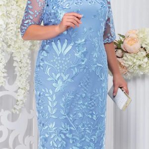 This Plus Size Women Patchwork Embroidered Lace Dress Made Of Soft And Elastic Fabric. Global Lover Wholesale Plus Size Dresses And Hope Curvy Ladies Find Here a Warm And Exciting Place To Shop Affordable Curvy Dresses Online - Plus Size Casual