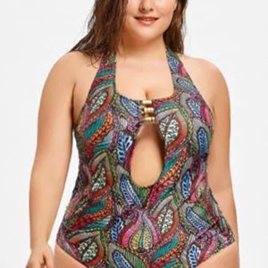 Ce maillot de bain une pièce imprimé dos nu pour femmes de taille supérieure est fabriqué dans un tissu Lycra et Spandex de bonne qualité.