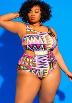 Ce maillot de bain une pièce imprimé pour femmes de taille supérieure est fabriqué en lycra et en élasthanne de bonne qualité.