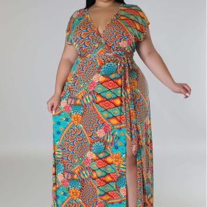 This Plus Size Women Printed v-Neck Short-Sleeve Maxi Dress With Belt Made Of Soft And Elastic Fabric. Global Lover Wholesale Plus Size Dresses And Hope Curvy Ladies Find Here a Warm And Exciting Place To Shop Affordable Curvy Dresses Online - Plus Size Casual