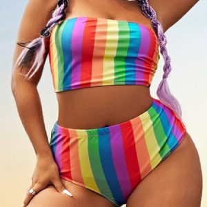 Ce maillot de bain deux pièces taille plus pour femmes, imprimé de rayures arc-en-ciel, est fabriqué dans un tissu Lycra et Spandex de bonne qualité.