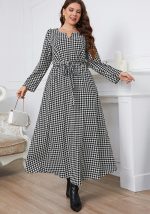 This Plus Size Women Round Neck Black And White Checkered Dress Made Of Soft And Elastic Fabric. Global Lover Wholesale Plus Size Dresses And Hope Curvy Ladies Find Here a Warm And Exciting Place To Shop Affordable Curvy Dresses Online - Plus Size Casual