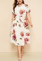 This Plus Size Women Round Neck Short Sleeve Printed Chiffon Dress Made Of Soft And Elastic Fabric. Global Lover Wholesale Plus Size Dresses And Hope Curvy Ladies Find Here a Warm And Exciting Place To Shop Affordable Curvy Dresses Online - Plus Size Casual