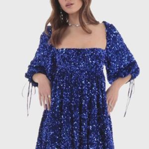 This Plus Size Women Sequin Summer Casual Round Neck Short Sleeve Solid Dress Design Made Of High Quality Polyster And Spandex Material. It Is Stretchy