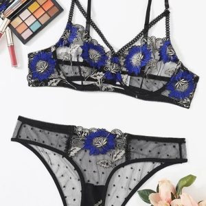 This Plus Size Women Sexy Lingerie Two-Piece Set Made Of Durable And Elastic Material. Women¡¯s Plus Size Wholesale Lingerie At Global Lover Pay More Attention To The Novelty And Uniqueness Of Styles. We Offer Huge Selections Of Sexy Plus Size Lingerie Xl