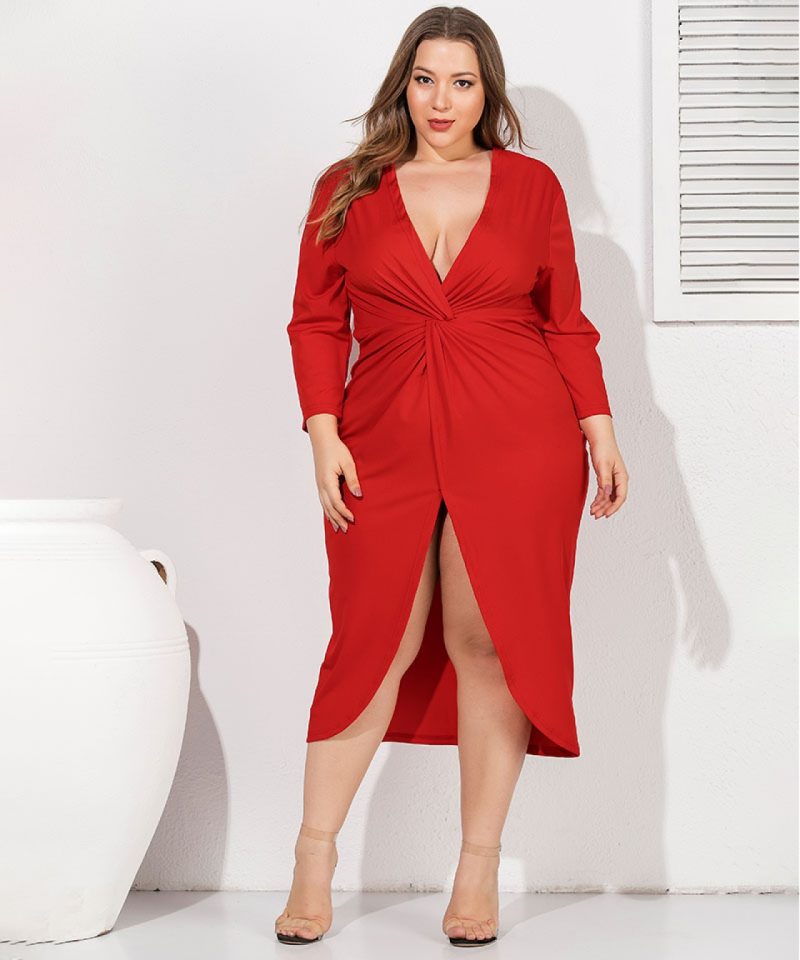 This Plus Size Women Sexy v-Neck Pleated Slim Dress Made Of Soft And Elastic Fabric. Global Lover Wholesale Plus Size Dresses And Hope Curvy Ladies Find Here a Warm And Exciting Place To Shop Affordable Curvy Dresses Online - Plus Size Casual