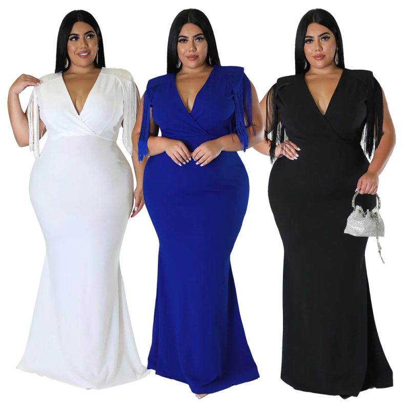 This Plus Size Women Sexy v-Neck Sleeveless Fringe Dress Made Of Soft And Elastic Fabric. Global Lover Wholesale Plus Size Dresses And Hope Curvy Ladies Find Here a Warm And Exciting Place To Shop Affordable Curvy Dresses Online - Plus Size Casual