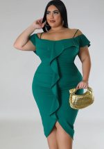 This Plus Size Women Solid Off Shoulder Midi Dress Made Of Soft And Elastic Fabric. Global Lover Wholesale Plus Size Dresses And Hope Curvy Ladies Find Here a Warm And Exciting Place To Shop Affordable Curvy Dresses Online - Plus Size Casual