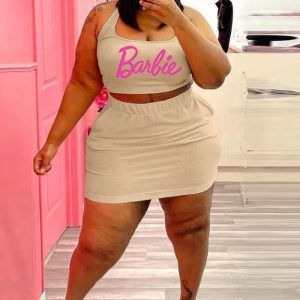 This Plus Size Women Sports Casual Top And Skirt Two-Piece Set Design And Made Of Comfortable And Elastic Fabric. Wholesale Plus Size Two Piece Sets Is a Must-Have Item For Curvy Ladies. Two Piece Sets Can Either Be Worn Together Or Individually