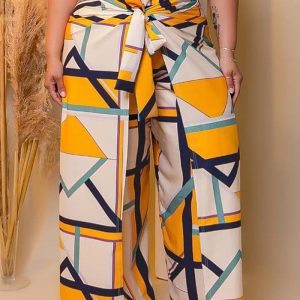 This Plus Size Women Style Printed Slit Wide Leg Pants Design Made Of Durable And Stretchy Material. It Is a Must-Have Item For Your Closet. Global Lover Offer a Rich Selection Of Wholesale Plus Size Bottoms. You Will Find Wide Range Fabric