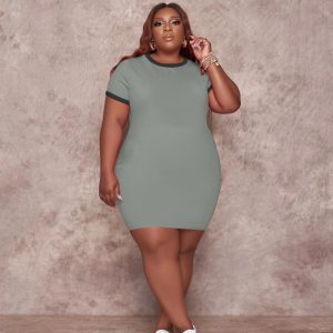 Questo Plus Size donne estate Casual Solid abito a maniche corte fatto di tessuto morbido ed elastico. Global Lover Wholesale Plus Size Dresses And Hope Curvy Ladies Find Here a Warm And Exciting Place To Shop Affordable Curvy Dresses Online - Plus Size Casual