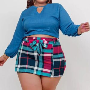 This Plus Size Women Top And Plaid Culottes Two-Piece Set Design And Made Of Comfortable And Elastic Fabric. Wholesale Plus Size Two Piece Sets Is a Must-Have Item For Curvy Ladies. Two Piece Sets Can Either Be Worn Together Or Individually