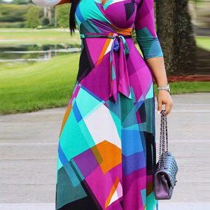 This Plus Size Women v-Neck Dress Made Of Soft And Elastic Fabric. Global Lover Wholesale Plus Size Dresses And Hope Curvy Ladies Find Here a Warm And Exciting Place To Shop Affordable Curvy Dresses Online - Plus Size Casual