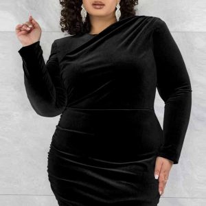 This Plus Size Womenpleated Dress Made Of Soft And Elastic Fabric. Global Lover Wholesale Plus Size Dresses And Hope Curvy Ladies Find Here a Warm And Exciting Place To Shop Affordable Curvy Dresses Online - Plus Size Casual