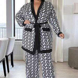 This Plus Size Women's Fall/Winter Loungewear Belt Set Pattern Print Two Piece Pants Set Design And Made Of Comfortable And Elastic Fabric. Wholesale Plus Size Two Piece Sets Is a Must-Have Item For Curvy Ladies. Two Piece Sets Can Either Be Worn Together Or Individually