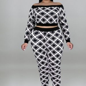 This Plus Size Women's Print Off Shoulder Top And Pants Two Piece Set Design And Made Of Comfortable And Elastic Fabric. Wholesale Plus Size Two Piece Sets Is a Must-Have Item For Curvy Ladies. Two Piece Sets Can Either Be Worn Together Or Individually