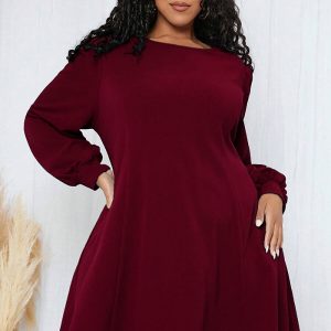 This Plus Size Women's Autumn And Winter Slim Waist Round Neck Long Sleeve Fashion Chic Dress Made Of Soft And Elastic Fabric. Global Lover Wholesale Plus Size Dresses And Hope Curvy Ladies Find Here a Warm And Exciting Place To Shop Affordable Curvy Dresses Online - Plus Size Casual