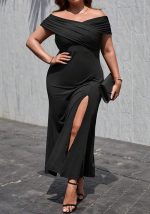 This Plus Size Women's Evening Gown Slit High Waist Slim Fit Elegant Sexy Long Dress Made Of Soft And Elastic Fabric. Global Lover Wholesale Plus Size Dresses And Hope Curvy Ladies Find Here a Warm And Exciting Place To Shop Affordable Curvy Dresses Online - Plus Size Casual