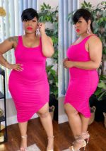 This Plus Size Women's Fall Solid Color Pleated Tight Fitting Dress Made Of Soft And Elastic Fabric. Global Lover Wholesale Plus Size Dresses And Hope Curvy Ladies Find Here a Warm And Exciting Place To Shop Affordable Curvy Dresses Online - Plus Size Casual