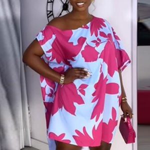 This Plus Size Women's Print Asymmetric High Low Casual Dress Made Of Soft And Elastic Fabric. Global Lover Wholesale Plus Size Dresses And Hope Curvy Ladies Find Here a Warm And Exciting Place To Shop Affordable Curvy Dresses Online - Plus Size Casual