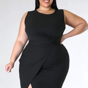 This Plus Size Women's Round Neck Solid Color Sleeveless Slit Dress Made Of Soft And Elastic Fabric. Global Lover Wholesale Plus Size Dresses And Hope Curvy Ladies Find Here a Warm And Exciting Place To Shop Affordable Curvy Dresses Online - Plus Size Casual