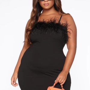 This Plus Size Women's Sexy Camisole Feather Plus Size Dress Made Of Soft And Elastic Fabric. Global Lover Wholesale Plus Size Dresses And Hope Curvy Ladies Find Here a Warm And Exciting Place To Shop Affordable Curvy Dresses Online - Plus Size Casual