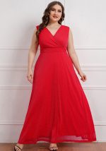 This Plus Size Women's Summer Sleeveless v-Neck Gown Maxi Dress Made Of Soft And Elastic Fabric. Global Lover Wholesale Plus Size Dresses And Hope Curvy Ladies Find Here a Warm And Exciting Place To Shop Affordable Curvy Dresses Online - Plus Size Casual