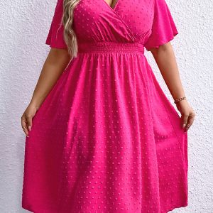 This Plus Size Women's Summer Solid Loose Slim Waist Dress Made Of Soft And Elastic Fabric. Global Lover Wholesale Plus Size Dresses And Hope Curvy Ladies Find Here a Warm And Exciting Place To Shop Affordable Curvy Dresses Online - Plus Size Casual