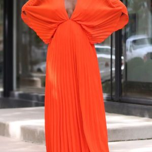 This Plus Size Women's Summer v-Neck Bat Sleeves Loose Casual Pleated Dress Design Made Of High Quality Polyster And Spandex Material