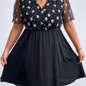 This Plus Size Women's Summer v-Neck High Waist Floral Dress Made Of Soft And Elastic Fabric. Global Lover Wholesale Plus Size Dresses And Hope Curvy Ladies Find Here a Warm And Exciting Place To Shop Affordable Curvy Dresses Online - Plus Size Casual