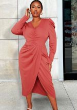 This Plus Size Women's v-Neck Irregular Pleated Long Sleeve Solid Color Slit Dress Made Of Soft And Elastic Fabric. Global Lover Wholesale Plus Size Dresses And Hope Curvy Ladies Find Here a Warm And Exciting Place To Shop Affordable Curvy Dresses Online - Plus Size Casual