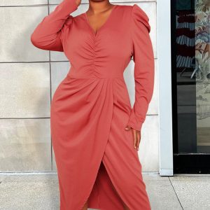 This Plus Size Women's v-Neck Irregular Pleated Long Sleeve Solid Color Slit Dress Made Of Soft And Elastic Fabric. Global Lover Wholesale Plus Size Dresses And Hope Curvy Ladies Find Here a Warm And Exciting Place To Shop Affordable Curvy Dresses Online - Plus Size Casual