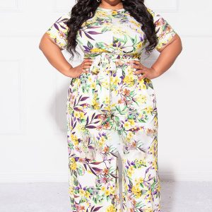 This Round Neck Floral Short Sleeve Two Piece Fashion Casual Pants Plus Size Set Design And Made Of Comfortable And Elastic Fabric. Wholesale Plus Size Two Piece Sets Is a Must-Have Item For Curvy Ladies. Two Piece Sets Can Either Be Worn Together Or Individually