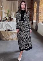 This Spring Chic Elegant Slim Waist Printed Fashionable Slim Fit Long Dress Design Made Of High Quality Polyster And Spandex Material