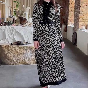 This Spring Chic Elegant Slim Waist Printed Fashionable Slim Fit Long Dress Design Made Of High Quality Polyster And Spandex Material