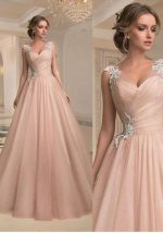 This Spring Summer Long Dress v Neck Strapless Fashion Mesh Dress Design Made Of High Level Material