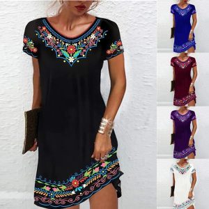 Este Verano Boho Imprimir Casual Vestido de Manga Corta de diseño hecho de poliéster de alta calidad y material de spandex. Es elástico