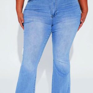 This Summer Plus Size Women Embroidered Stretch Bell Bottom Denim Trousers Design Made Of Durable And Stretchy Material. It Is a Must-Have Item For Your Closet. Global Lover Offer a Rich Selection Of Wholesale Plus Size Bottoms. You Will Find Wide Range Fabric