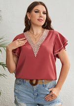 Este verano más tamaño de las mujeres de encaje v cuello suelto superior hecha de tela cómoda y elástica. Es al por mayor sexy Plus Size Tops para las mujeres. Con el aumento gradual de la conciencia feminista